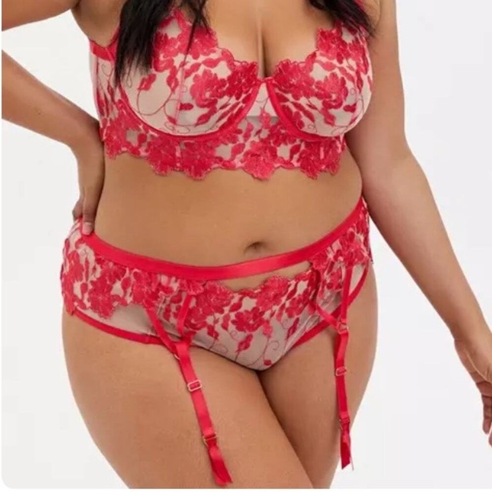 Torrid Curve Garter Belt Size 1 2 Berry Red Sheer Floral Embroidered Mesh Lace